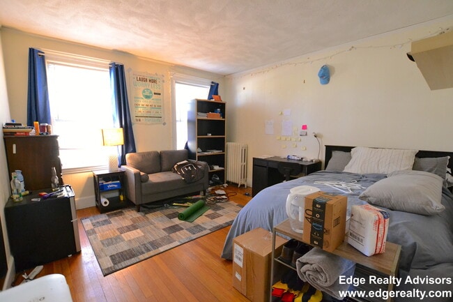 Photo - 28 Manet Rd Unit 1