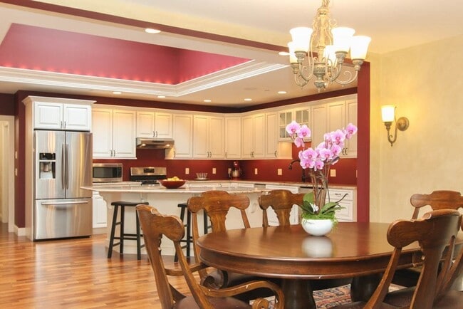 Photo - 114 Merriam Ave Unidad 301