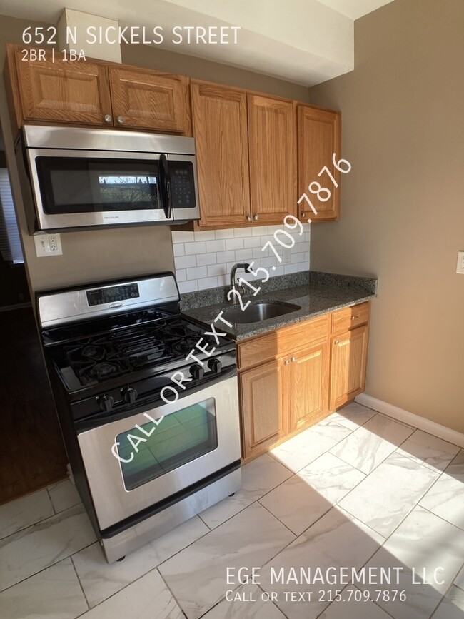 Cozy 2 bed 1 bath with backyard. Renovated!! - Cozy 2 bed 1 bath with backyard. Renovated!! House