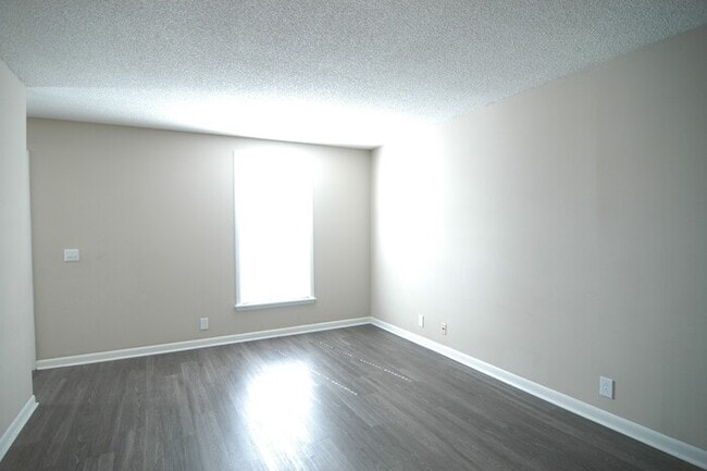 Photo - 2 Bedroom / 1.5 Bathroom Townhome in Madison Available Now!