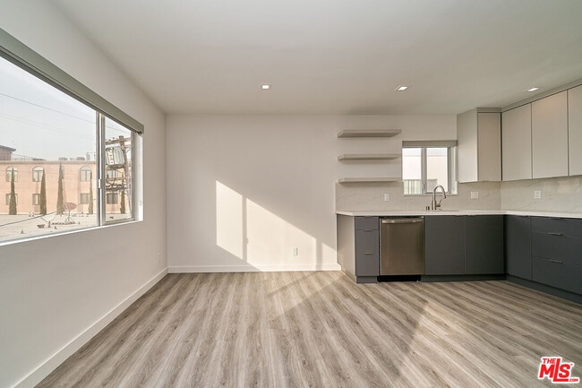 Photo - 425 S Willaman Dr Unit 204