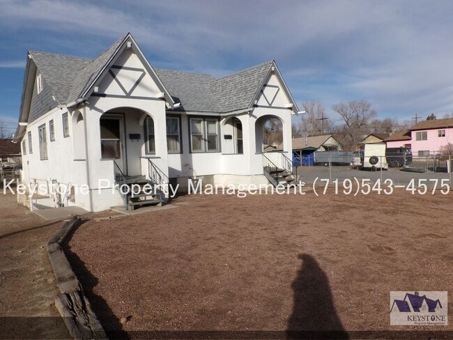 Building Photo - $400 Off 1st Month! Charming 1 Bedroom Apartment with Private Entrance & Covered Porch $800/$800 Unit 1117