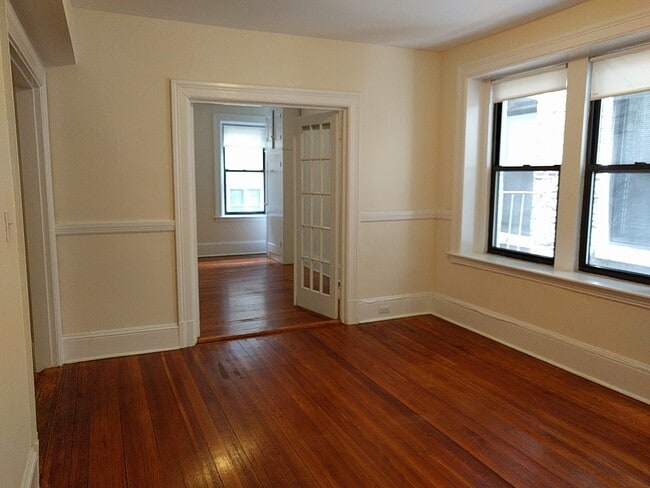 Building Photo - 1000 Massachusetts Ave Unit 44