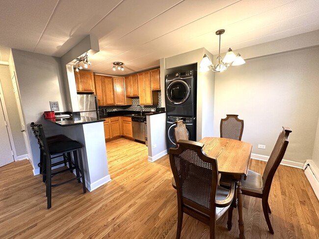 Photo - 2115 W Farwell Ave Unit 213