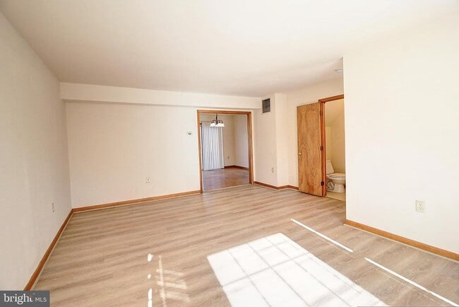 Building Photo - 427 Carrollton Dr Rental