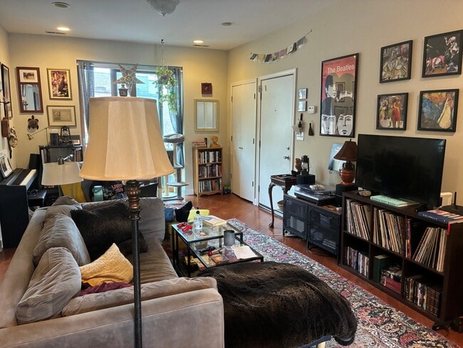 Photo - 1531 W Hollywood Ave Unit 2