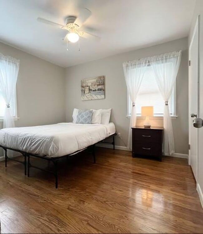 224 W 9th St