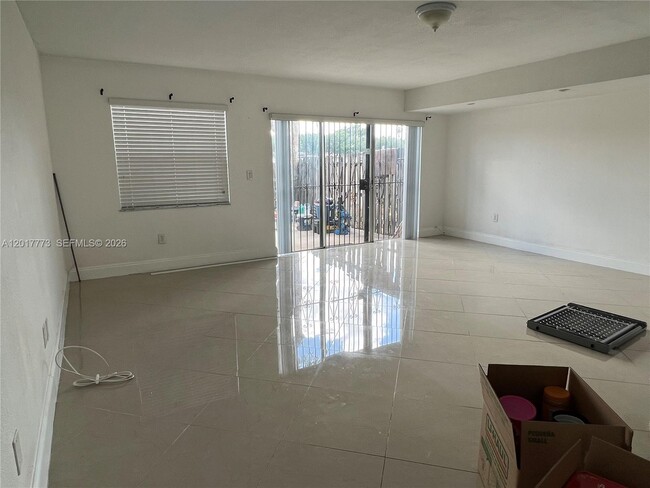 Photo - 7106 NW 169th St