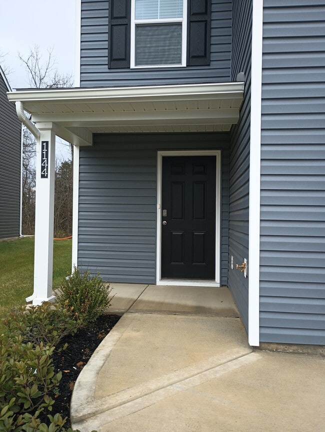 Photo - 1144 Aspen Ter