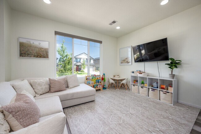 Photo - Freshly Updated 3Bed Home: Community Pool ...