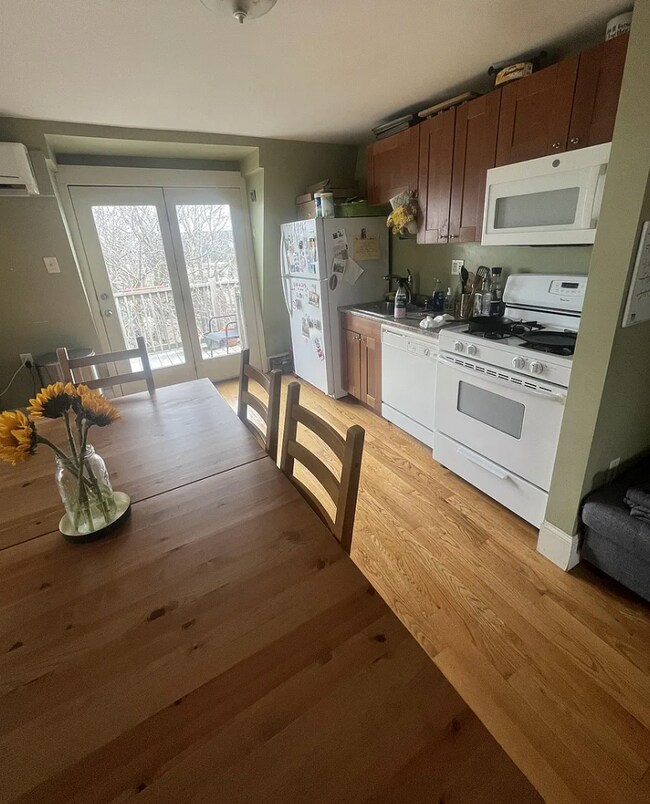 Photo - 30 Mount Vernon St Unit #3