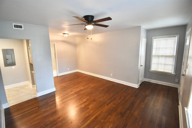 Photo - 219 E 6th Ave