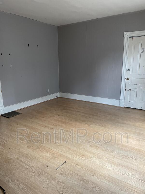 Photo - 1015 S Lansing St