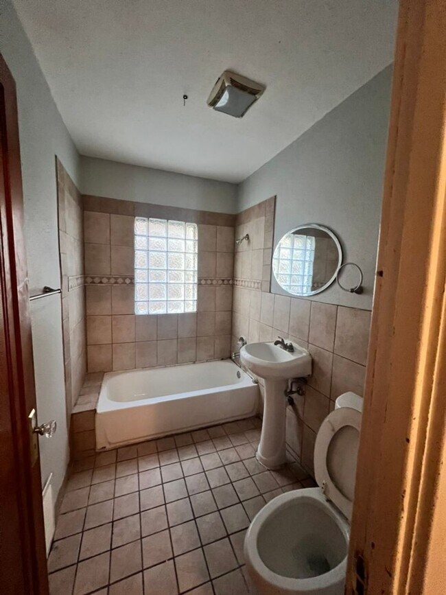 2744-2746 N. 53rd St.