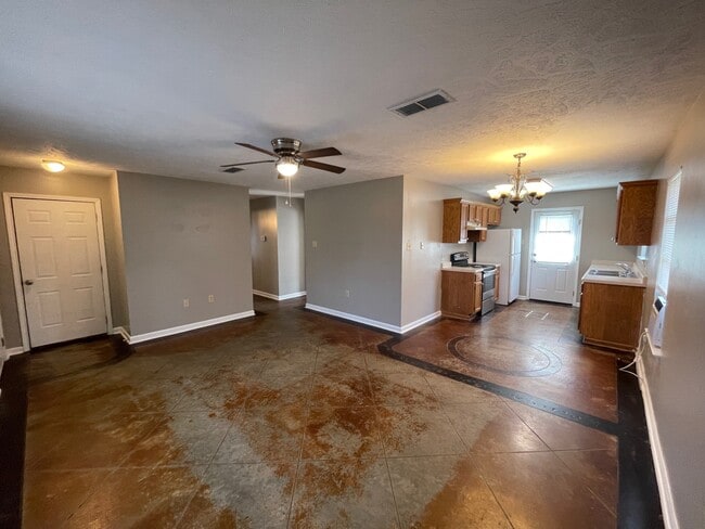 Photo - 570 Cherub Ct