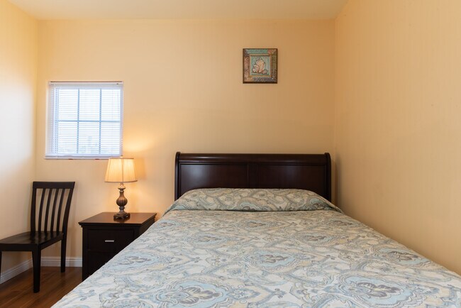 2721 W 82nd Pl Unidad P