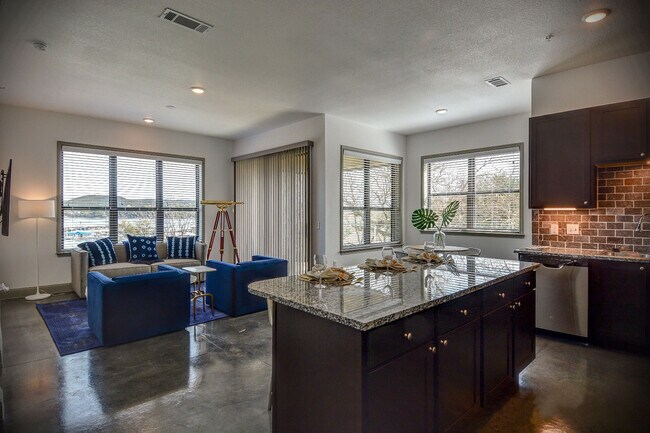 The Hudson on Lake Travis (WATERFRONT!)
