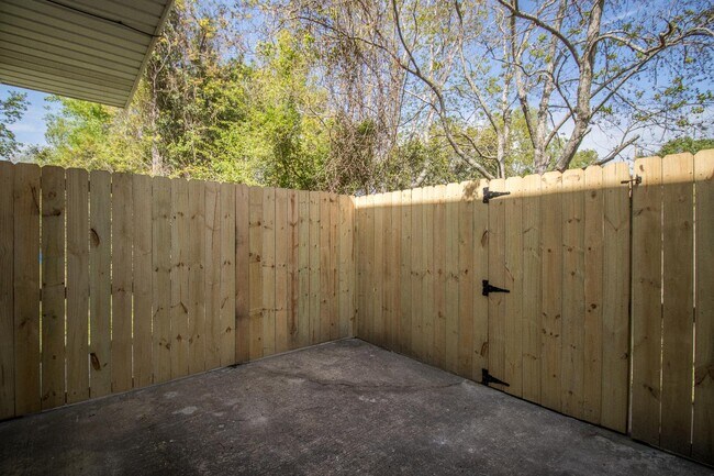 Photo - 339 Park Row Ave