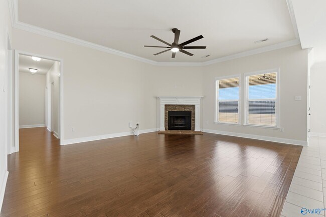 Photo - 133 Carleighfalls Dr