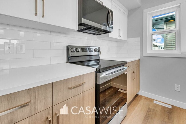Photo - 1057 Berg Pl