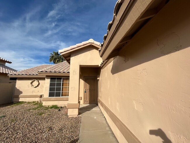 Photo - 4 Weeks of Free Rent! - Three bedroom Sing...