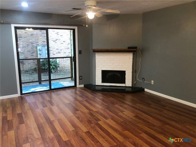 Photo - 421 W San Antonio St Unit E1