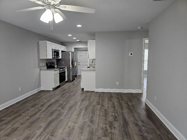 311 Ave Y NE Unit 311 Avenue Y NE Unit B