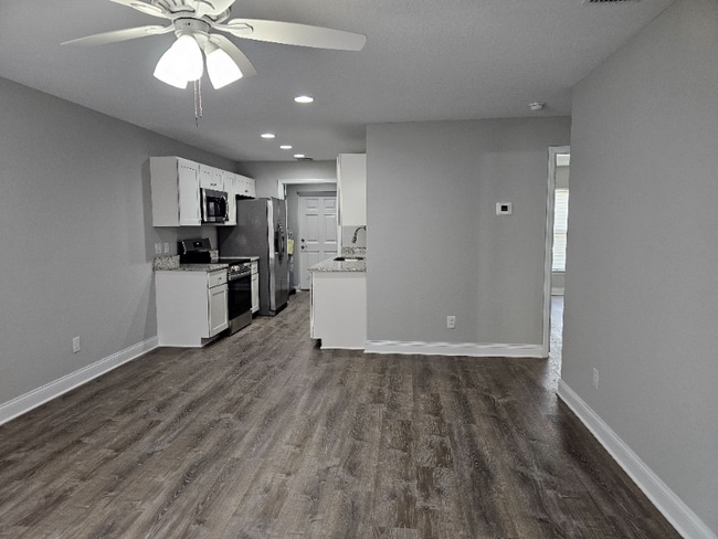 Photo - 311 Ave Y NE Unit 311 Avenue Y NE B