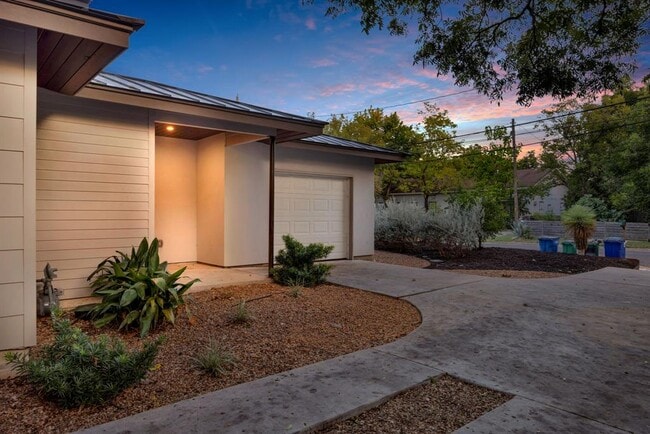 Photo - 3610 Thompson St