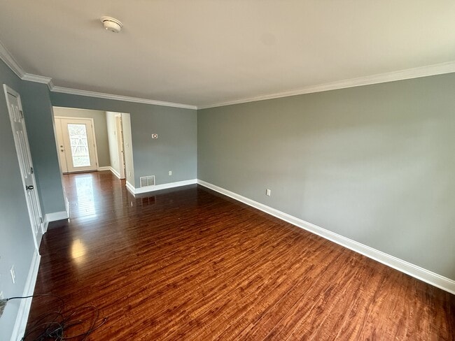 Photo - 568 Lancaster Pl