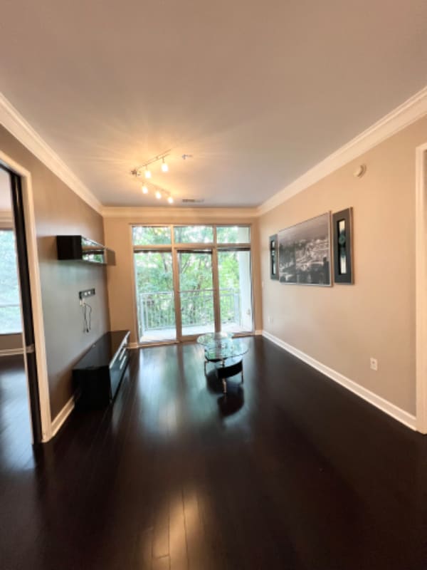 Photo - 711 Cosmopolitan Dr NE