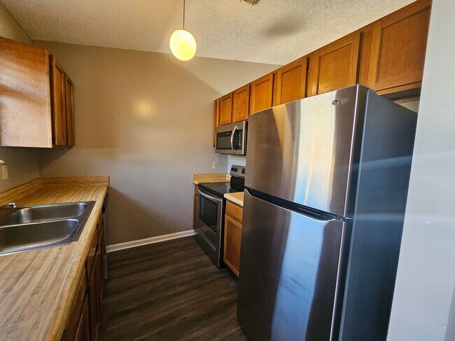 Photo - $1150 - 2/2 - Jefferson Square has received a new fresh look.