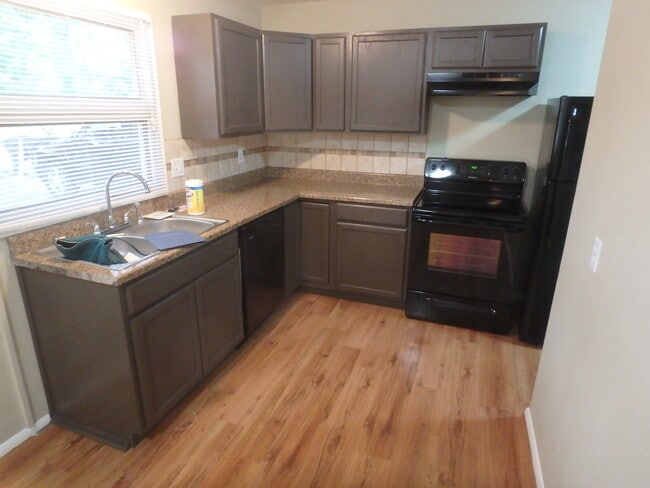 Photo - 1548 SW Shunga Dr