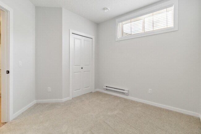 Photo - 21003-21025 25 Ave NW Unit Bsmt