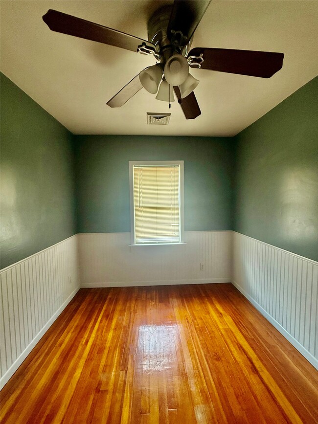 Photo - 107 W Valley St Unit 2