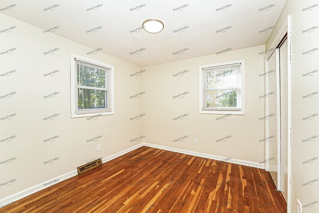 Photo - 925 W 23rd St