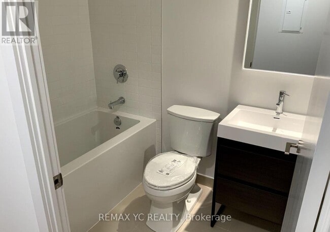 Photo - 150 Logan Ave Unité 438