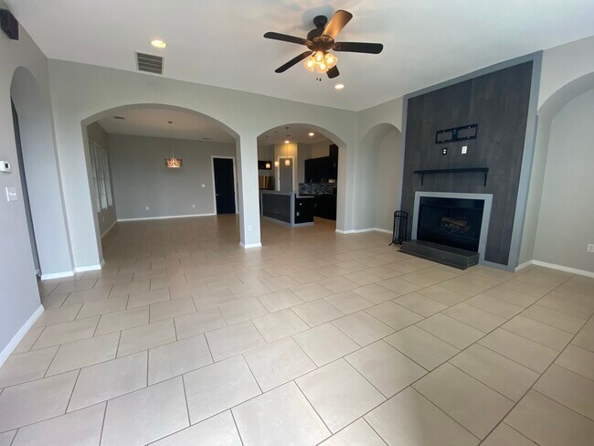 Photo - 204 Spellbrook Ln