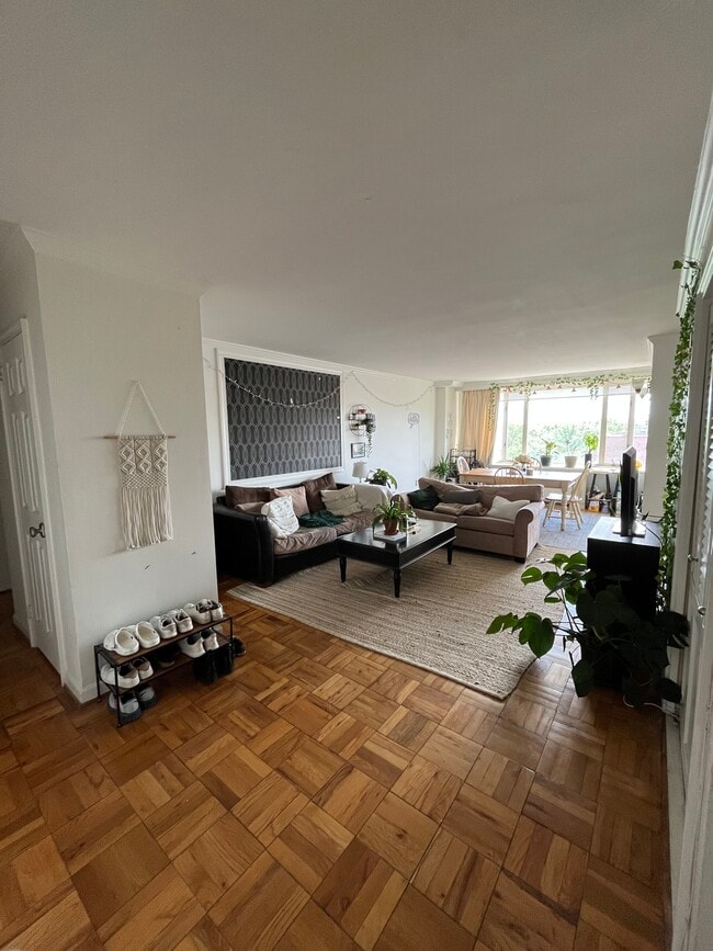Building Photo - 4301 Massachusetts Ave NW Unit 8012