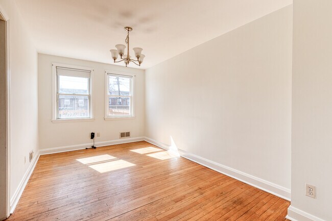 Photo - 1623 Hardwick Rd