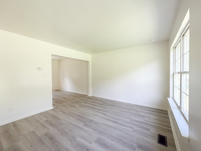 Photo - 206 Lancaster Ck Dr