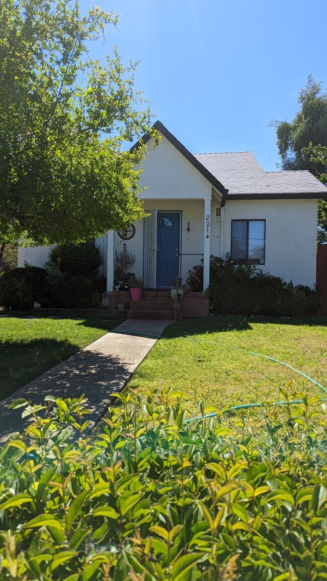 Photo - 2214 Waldon St