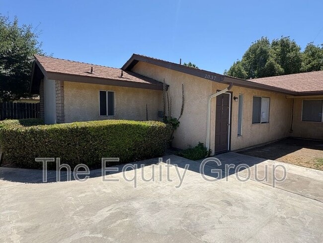 Building Photo - 2037 S Tracy Ct