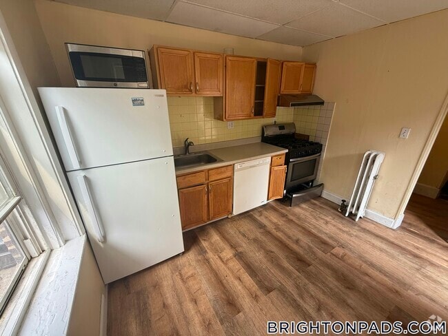 Building Photo - 1710 Commonwealth Ave Rental