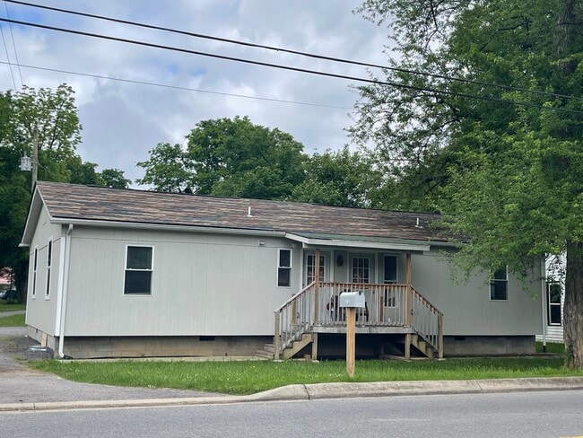 Photo - 206 Coles Ferry Pike House