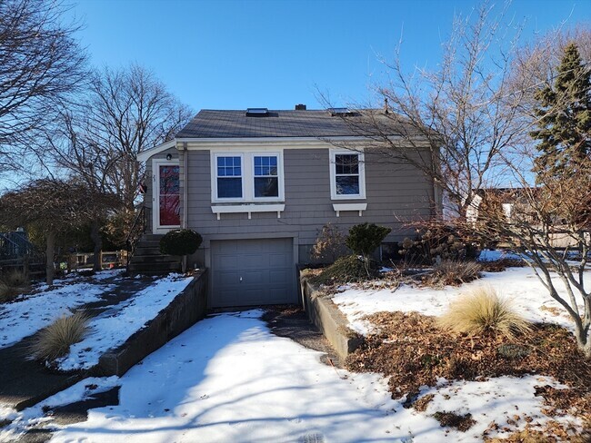 Building Photo - 23 Brewster Rd Rental