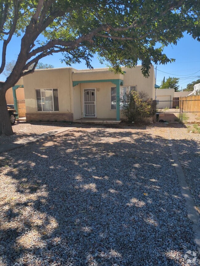 Building Photo - One bedroom duplex with a Garage Unit 315 Rental