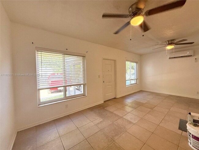 Photo - 12320 NE 11th Pl Apartment Unit A