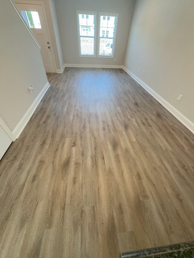 Photo - 607 Jacks Xing Dr