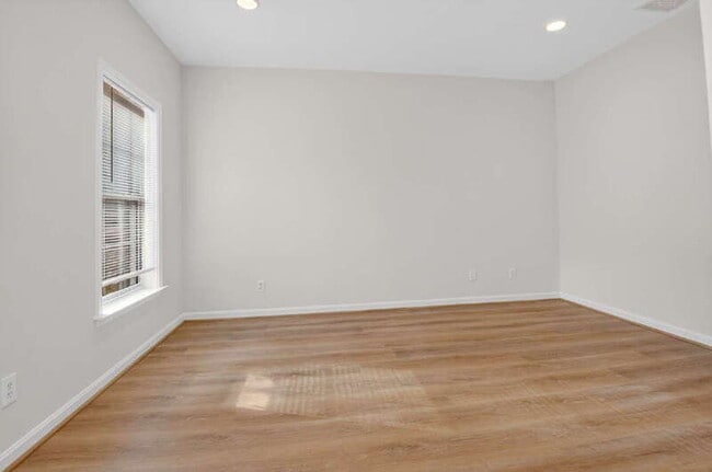 Photo - 5023 Village Fountain Pl